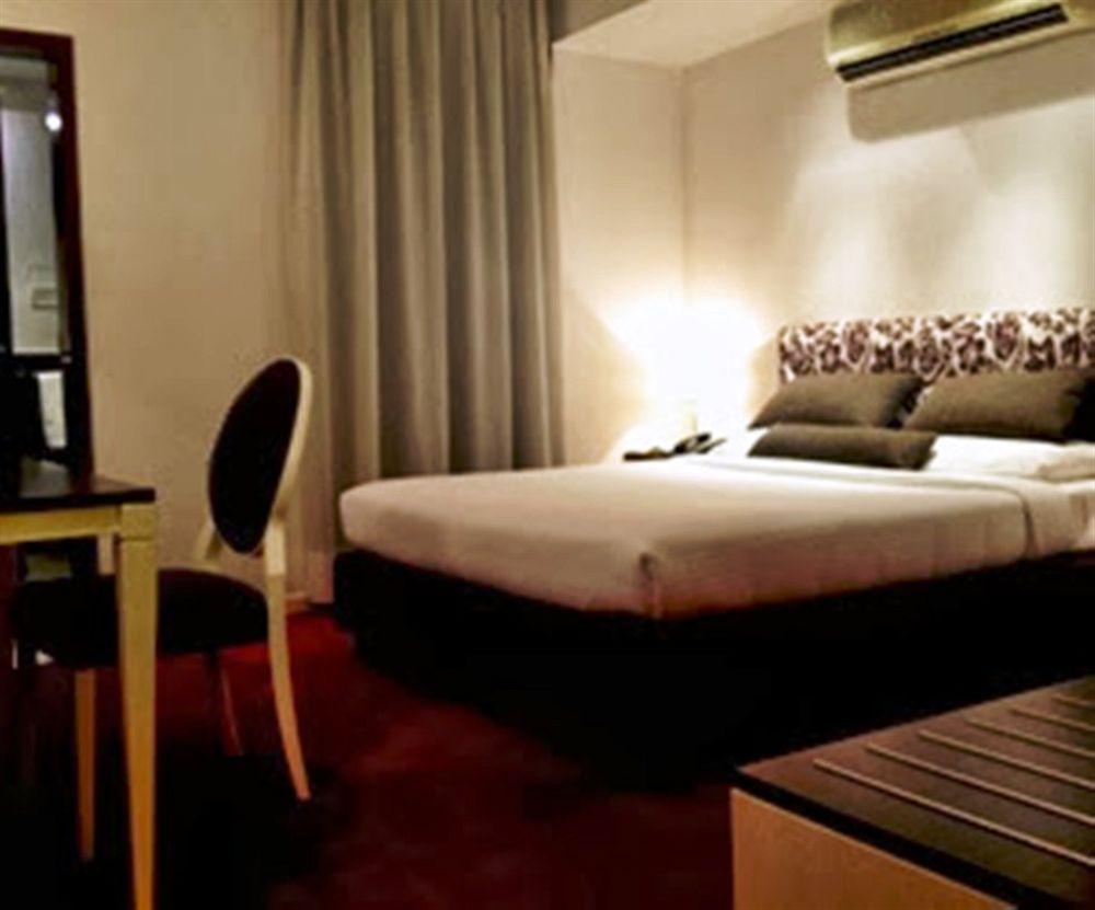 Treebo Trend Wilson Garden Hotel Бангалор Екстериор снимка